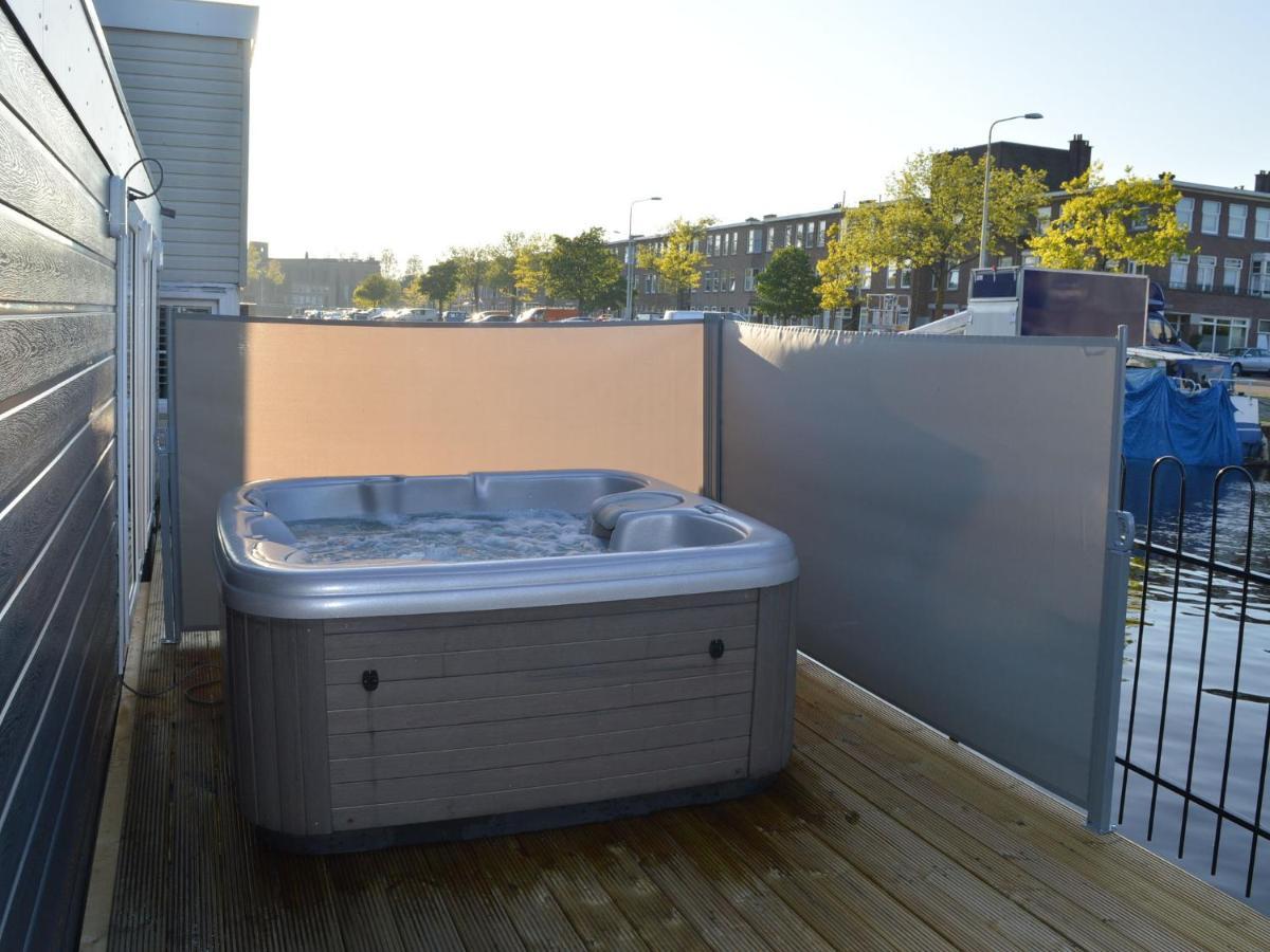 Hotel Beautiful Houseboat With Terrace Jacuzzi L'Aia Esterno foto